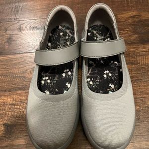 Alegria nursing shoes